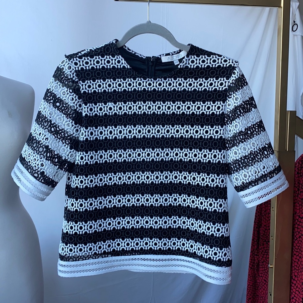 Alexis lace pattern black/white striped Top XS
